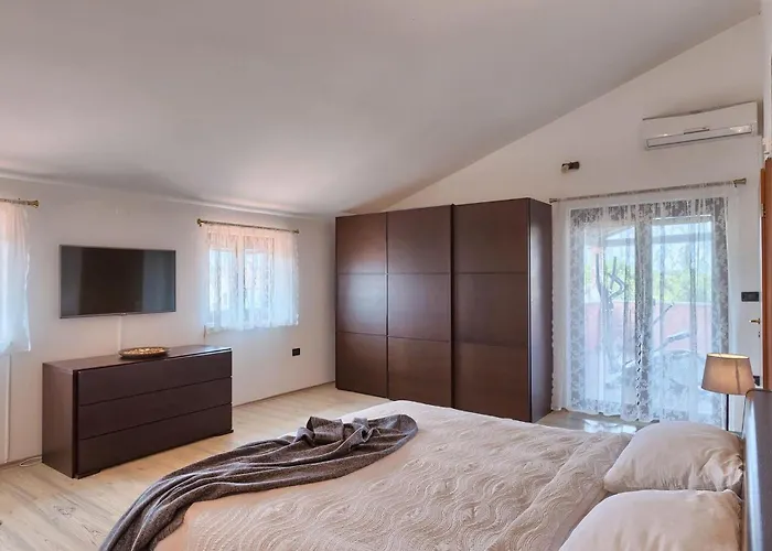 Holiday home Ines Pula