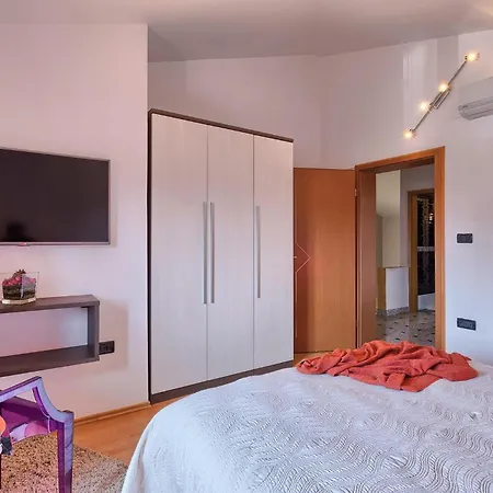 Ines Holiday home Pula