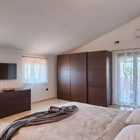 Holiday home Ines Pula